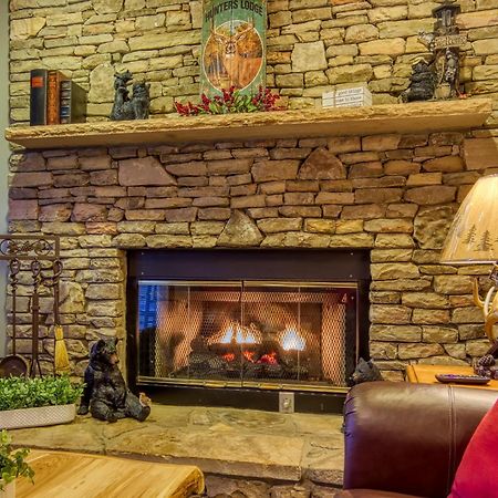3 Decks, Mtn Views! Tree Tops By Honeybearcabins - Luxury Rain Showers, 3 King Suites, Xl Hottub, Fireplace, Bear Sightings Гатлінбург Екстер'єр фото